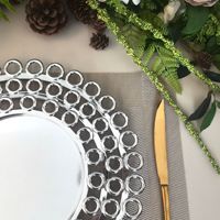 Assiettes de présentation en gros directement de l'usine, 13 pouces, design personnalisé, en plastique PP, pour mariage et hôtel, décoratives