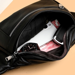 Bolso de Piel Auténtica Personalizado con Logotipo OEM OOM, Bolso Bandolera Impermeable de Piel Vacuna Lisa para Hombre, Bolso de Cintura, Bolso de Pecho, Bolso Tipo Fanny Pack - Product Image 3