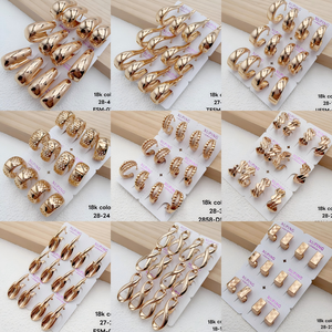 XUPING Vente en gros Boucles d'oreilles créoles couleur or 18 carats, <span class=keywords><strong>Huggies</strong></span> à trois couches de zircone cubique pour femmes, Bijoux pour usage quotidien - Product Image 3