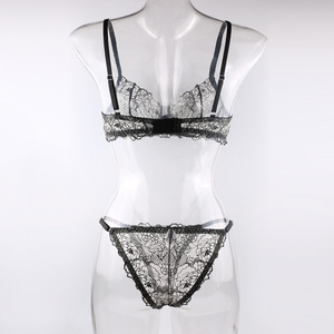 Vente en gros Ensemble transparent à armatures avec fleurs brodées Ensemble de lingerie sexy, respirant, confortable et en acier pour femmes - Product Image 6