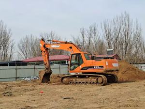 Excavatrice d'occasion de marque coréenne, modèle Doosan DH225LC-7, 80% neuve, d'origine, en stock - Product Image 5