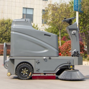 Produits en promotion : Machine de nettoyage industrielle autoportée pour trottoirs et routes - Product Image 6
