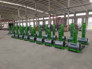 รถยกไฟฟ้าแบบยกขึ้นเอง <span class=keywords><strong>JING</strong></span> <span class=keywords><strong>XIN</strong></span> LONG 1T 0.81M พร้อมแบตเตอรี่ตะกั่ว-กรด 48V ได้รับการรับรองมาตรฐาน CE/ISO9001 - Product Image 4