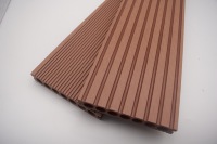 Planches de terrasse en WPC de haute qualité pour salle de sport de jardin en plein air-terrasse composite de style design moderne pour parquet