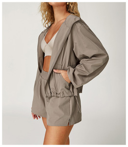 Ensemble <span class=keywords><strong>de</strong></span> vêtements <span class=keywords><strong>de</strong></span> sport pour femmes UPF 50 + veste à capuche Shorts séchage rapide frais pour la <span class=keywords><strong>randonnée</strong></span> Fitness en plein air vêtements <span class=keywords><strong>de</strong></span> Protection solaire UV - Product Image 2