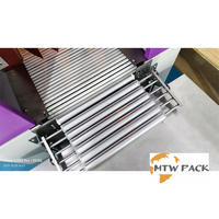 MTWPACK Automatische Servo Pillow Flow Voedselverpakkingsmachine voor noedels, tabletten, fruit, brood, cake, bestek en reserveonderdelen.