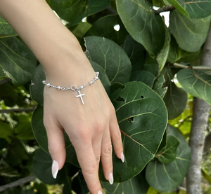 Bracciale con Charm a Croce Pendente e Perline Satellite, Placcato PVD in Acciaio Inossidabile, Gioielli alla Moda - Product Image 2