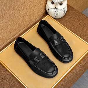 Mocasines de cuero genuino negro para hombre con adorno metálico para uso formal y casual hermessing - Product Image 1