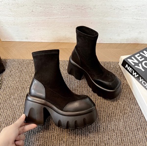 Botas Vaqueras Cuadradas Marrón/Negras para Mujer al por Mayor, Proveedor Chino, Tacón Moldeado de 4cm, Forro Polar, Cómodas y Antideslizantes - Product Image 1