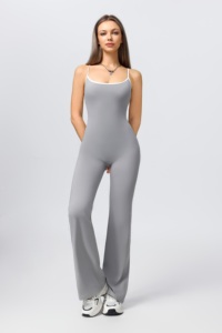 Tuta da yoga aderente e comoda con spalline incrociate, schiena scoperta e stampa a righe color block. - Product Image 3