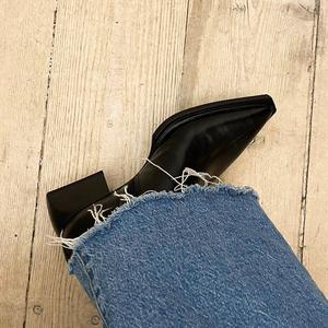 Botas de Tobillo Cómodas con Tacón Grueso y Punta Puntiaguda Estilo Británico Premium 2026, Botas a Media Pantorrilla con Cremallera Lateral - Product Image 1