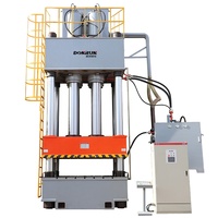 Presse hydraulique automatique à quatre colonnes et trois poutres pour la fabrication de palettes en bois et en plastique avec système servo et contrôle PLC 1200 tonnes