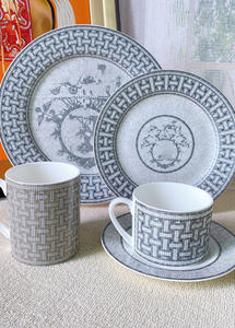 Ensemble de 4 assiettes à dîner en porcelaine fine, motif mosaïque argentée européenne, best-seller - Product Image 6