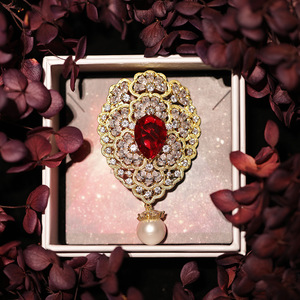 <span class=keywords><strong>Broche</strong></span> tendance en vente chaude, bijoux de luxe, design rouge et bleu, zircone cubique, perle blanche, <span class=keywords><strong>grande</strong></span> <span class=keywords><strong>broche</strong></span> à pendentif, mode féminine - Product Image 5