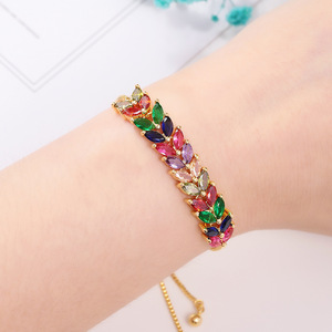 Pulsera de Cristal para Mujer, Ajustable, con Microincrustaciones de Circonio, Diseño de Flor, para Uso Diario, Tono Dorado, Accesorio de Joyería - Product Image 3