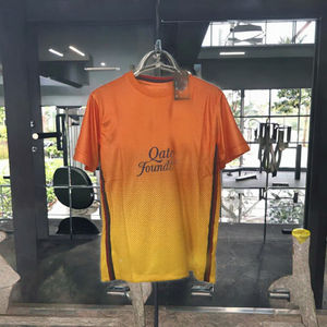 适用于橙色复古足球球衣，带定制名称印花透气自动切割技术小批量批发 - Product Image 1