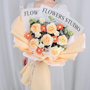 Ramo de Flores Tejidas a Mano para el Día de San Valentín o el Día de la Madre, Ramo de Rosas Creativas de Ganchillo - Product Image 3