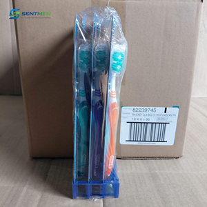 Brosse à dents Oral-B Easy Clean Ultra Soft Charcoal Handle, taille standard – Soin des dents blanchissant et antibactérien, emballage blister - Product Image 4