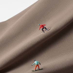 Camiseta de manga corta con cuello redondo y hombros descubiertos para mujer - Product Image 4