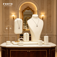 FORTE Ensemble de présentoirs à bijoux en microfibre écologique et durable, couleur ivoire, pour colliers, boucles d'oreilles, bagues et bracelets