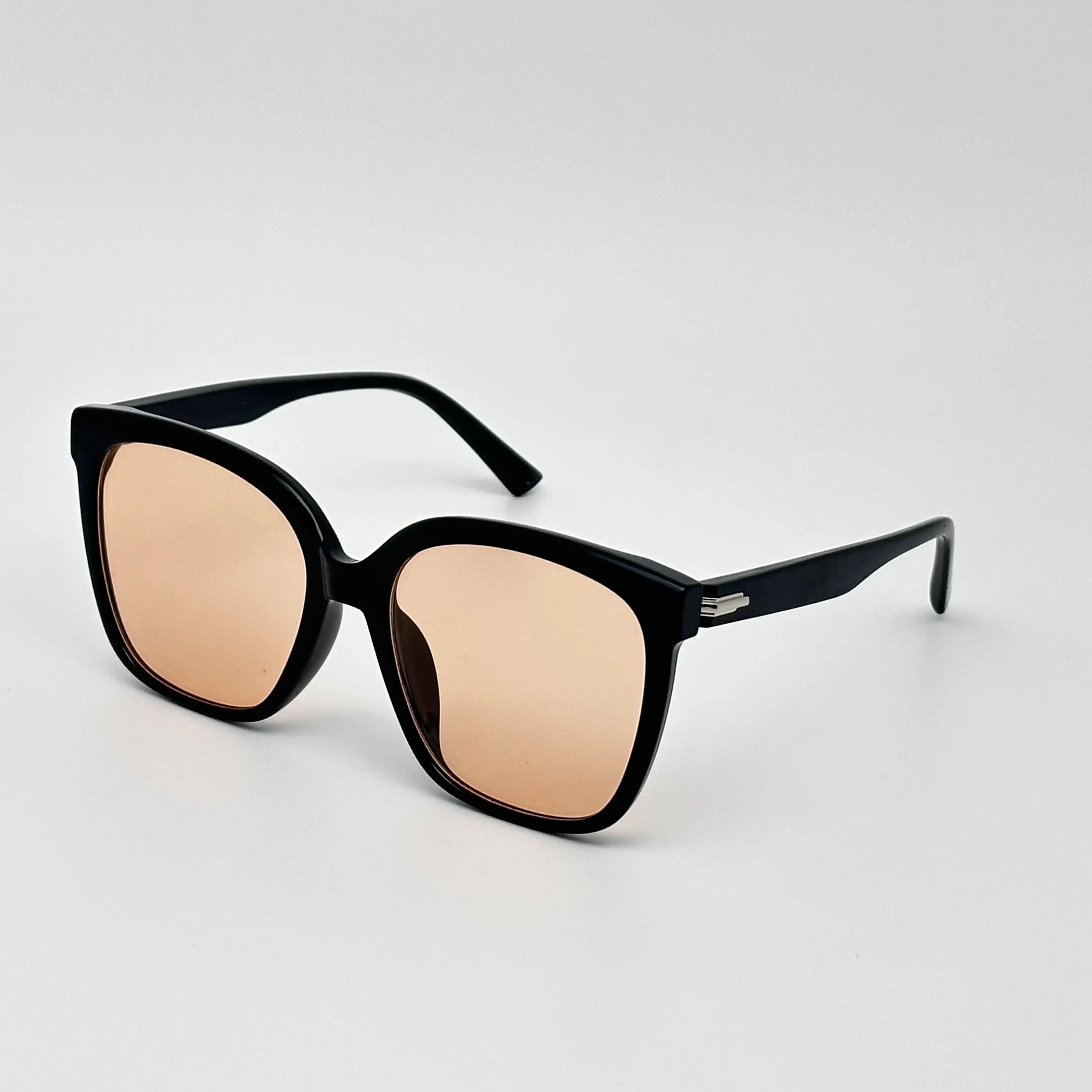 نظارات شمسية كلاسيكية أنيقة كلاسيكية رخيصة مخصصة للقيادة 2024 نظارات شمسية عصرية من علامة تجارية