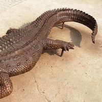 Statue de crocodile en bronze pour extérieur, sculpture animale, figurine de jardin moulée à la main, moderne et traditionnelle, pour fêtes d'anniversaire, mascotte de Noël