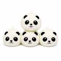 Lot de 4 jouets squishy Panda, blanc crème et noir, avec visages mignons et langue sortie, avec boucle de suspension