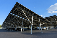 Structure de carport solaire personnalisée pour station de recharge de véhicules électriques, abri de stationnement photovoltaïque avec structure en aluminium