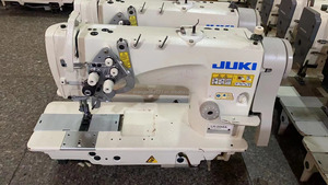 Jukis de segunda <span class=keywords><strong>mano</strong></span>, costura de esquina de doble aguja, adecuada para coser ropa, máquina de coser de punto de cadeneta Industrial de mezclilla - Product Image 3