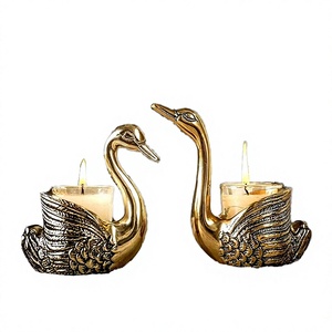 Élégantes Bougeoirs en Laiton/Aluminium Faits Main, Paire de Cygnes, Centre de Table Décoratif de Luxe pour la Maison, le Salon ou un Mariage - Product Image 2