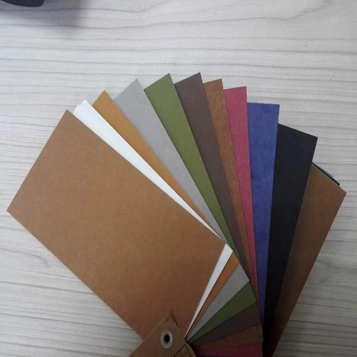 Factory Wholesale Good Quality Colorful Eco-friendly Washable Kraft Tyvek Paper