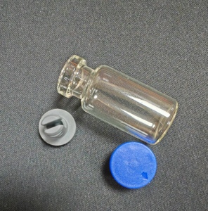 Vente en gros de flacons en verre transparent de laboratoire, forme cylindrique, bouchon à vis, utilisation en laboratoire, 3 ml, couvercle bleu pour les consommables des SALONS DE BEAUTÉ - Product Image 3