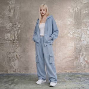 Ensemble de survêtement décontracté bleu clair à capuche pour femme, coupe ample, manches longues, poches latérales, sweat-shirt et pantalon cargo en Spandex/Polyester, idéal pour l'été - Product Image 1