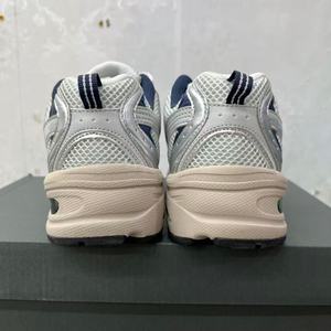 Chaussures de sport d'été pour hommes et femmes. Chaussures de marque de créateur. Style classique intemporel Personnalisation de haute qualité - Product Image 4