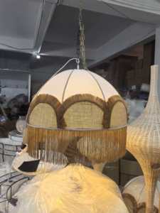 Lampade <span class=keywords><strong>a</strong></span> <span class=keywords><strong>Sospensione</strong></span> per Ristoranti, <span class=keywords><strong>Paralume</strong></span> in Tessuto Moderno con Frange, Illuminazione LED in Stile Retrò per Arredamento Casa e Matrimoni - Product Image 1