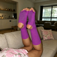 Chaussettes de yoga et de Pilates personnalisées en gros à bout ouvert et talon ouvert, hauteur genou, pour femmes