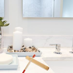 Cepillo de dientes de madera de bambú biodegradable respetuoso con el medio ambiente superventas Hotel cerdas suaves multicolores cepillo de dientes de bambú con logotipo personalizado - Product Image 3