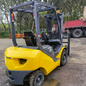 Montacargas Usado de Construcción Mini KOMATSU FD30 Contrabalanceado de Doble Alcance para Operación en Altura, 3000KG - Product Image 1