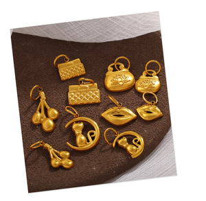 Pendentifs breloques en acier inoxydable plaqué or 18 carats PVD pour enfants Golden Feline Couture, fabrication de bijoux DIY |   Sac à main pour chat avec fleurs - Product Image 6