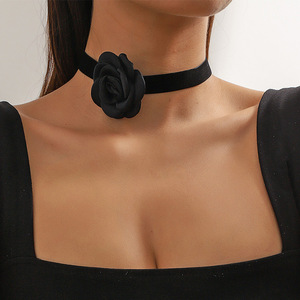 Moda mujer bonita fiesta hecha a mano tela elegante Cinta Negra cadena rojo rosa flor gargantilla Collar para mujer - Product Image 1