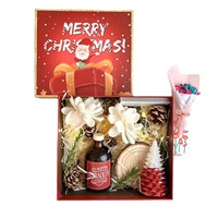 Coffret Cadeau de Bougies Aromatiques de Noël avec Bougies Parfumées Arbre de Noël et Diffuseur à Bâtonnets pour Décoration de Maison et Cadeaux de Fêtes