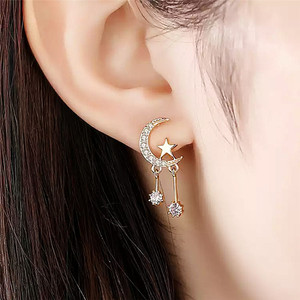 Orecchini a perno con nappa a forma di luna e stella per donna, con accenti in cristallo, eleganti accessori per l'uso quotidiano - Product Image 2