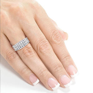 Anillo de Eternidad F1634 en Oro Blanco con Diamantes Redondos de Corte Brillante y Engaste Pavé, Anillo Clásico de Boda para Mujer - Product Image 6