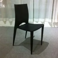 Chaise de salon et de bar moderne empilable en plastique d'extérieur sans accoudoirs confortable à haute capacité portable pour meubles de maison