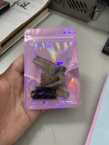 Peluca de peluquería de metal y plástico de más estilos diferentes en stock, Clips Dupatta de ajuste, clip CHUNNI con pasador de seguridad - Product Image 2