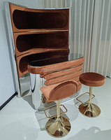Armoire à vin d'angle design italien Ensemble tabouret de bar haut de gamme en daim Art Bar Hôtel de luxe Villa Family Art Armoire haute