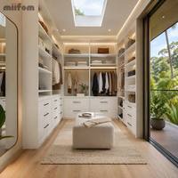 Armoire sur mesure blanche avec dressing intégré, placard mural complet avec tiroirs, étagères ouvertes, bande LED lumineuse, armoire de rangement pour dressing
