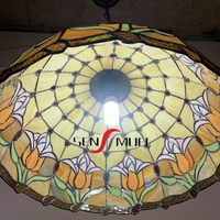 Vente en gros de lustres en forme de tulipe en verre coloré Mosaïque église verre lampes décoratives main-art soudé Tiffany abat-jour