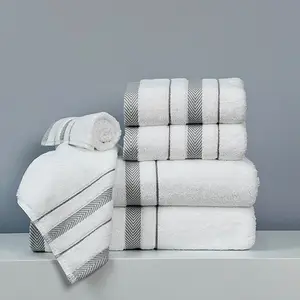 منشفة حمام سميكة منسوجة مسطحة للبيع بالجملة من المصنع للفنادق وصالونات التجميل فندقية بيضاء منشفة مربعة