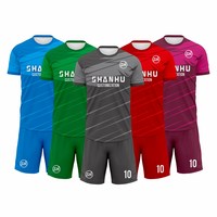 Maßgeschneiderte Spielerversion Fußballtrikot Sublimiert Blanko Ohne Logo Kurzarm Retro-Sets Mit Shorts für Herren Jugendliche Sportteams